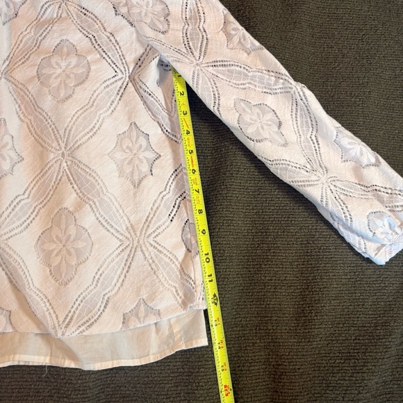 Petite Eyelet top - Picture 3 of 9